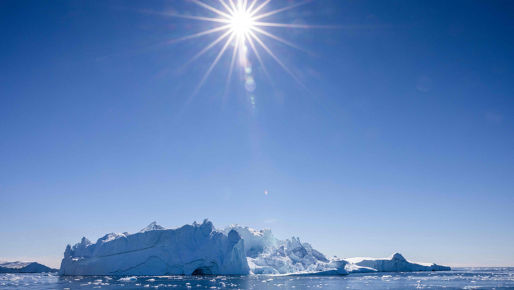 單日融冰60億噸!異常溫暖天氣致格陵蘭島冰山快速融化