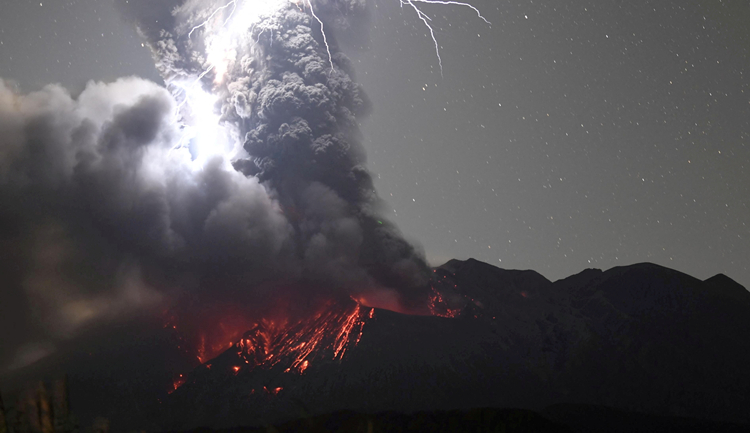 日本櫻島火山爆發  警戒級別升至最高