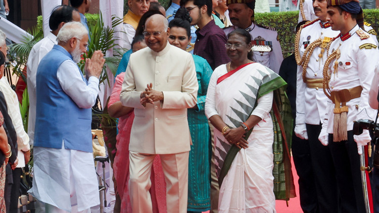 印度新總統穆爾穆宣誓就職