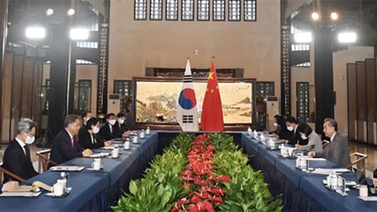 王毅同韓國外長朴振舉行會談 同意共同維護產供鏈穩定