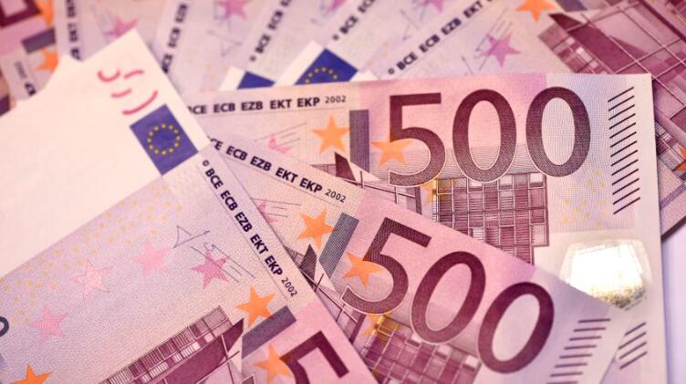 歐元兌美元再穿1算 創逾20年新低 華爾街：只是個開端
