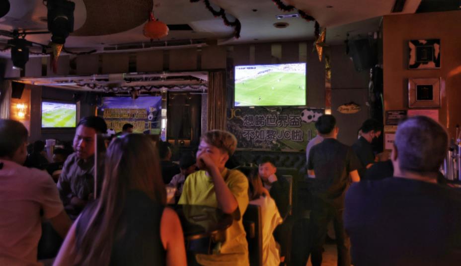 世界盃今晚揭幕 酒吧業料部分生意額增三成