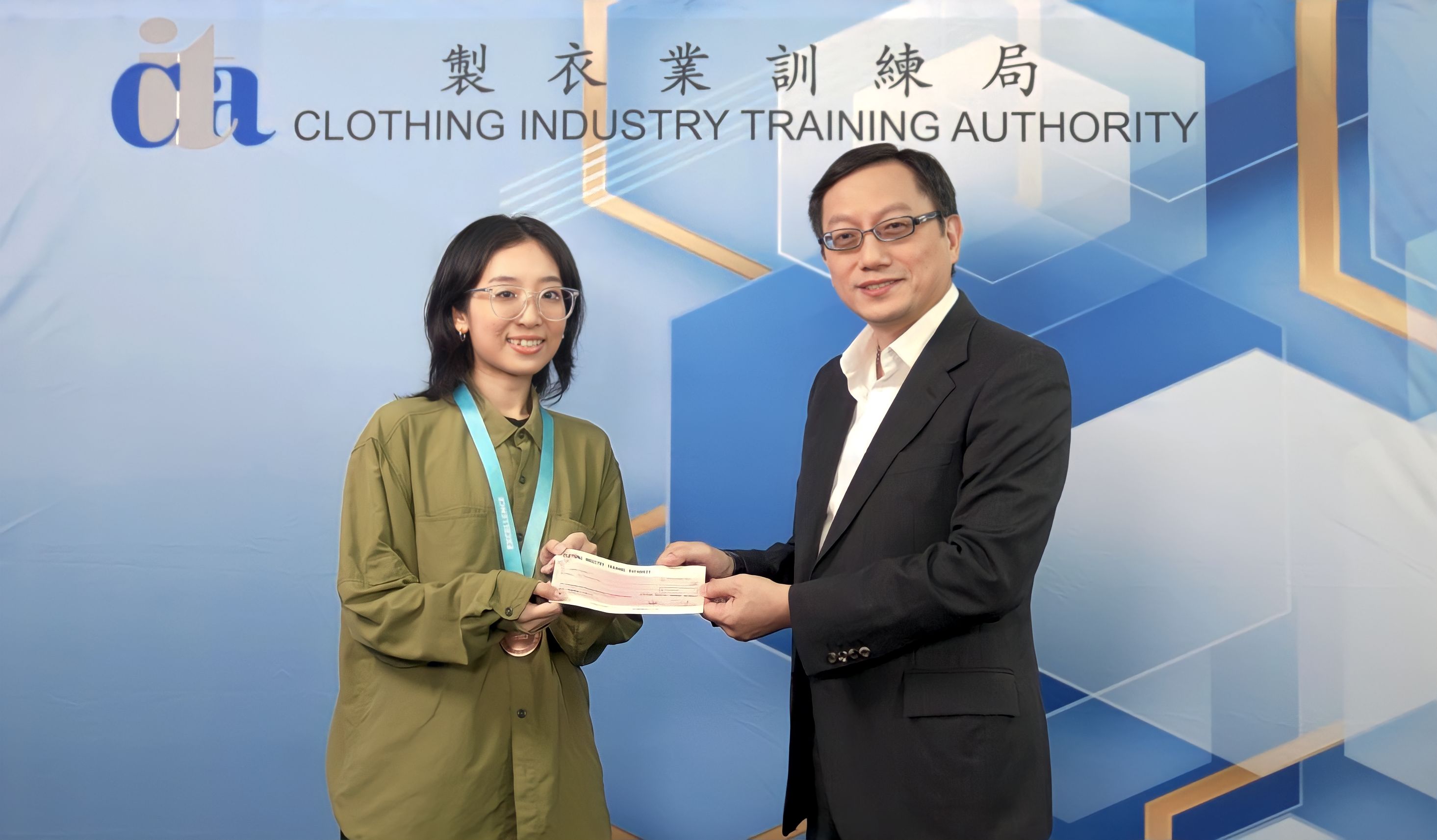 香港代表於世界技能大賽「時裝科技」奪優異奬章