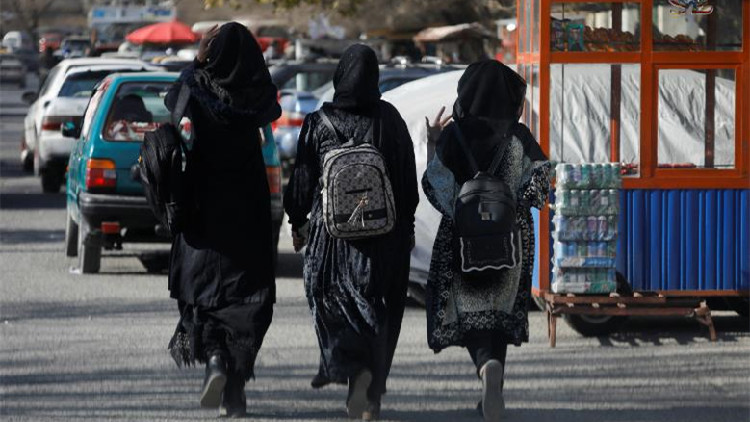 塔利班回應禁止女性上大學