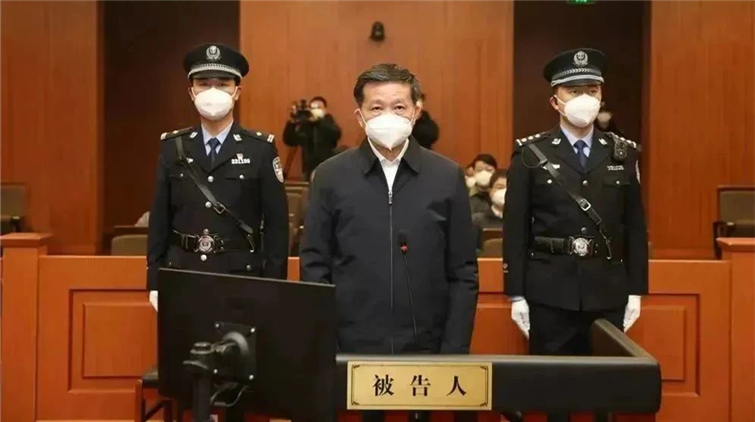 江西省政協原黨組成員、副主席肖毅受賄、濫用職權案一審開庭