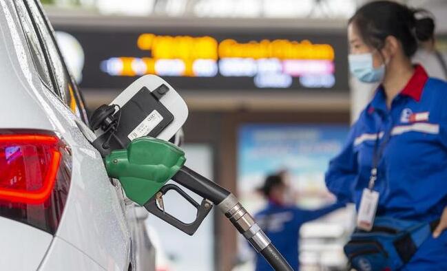 內地油價新年首降 加滿一箱少花8元