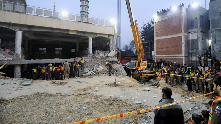 巴基斯坦清真寺爆炸已致96人死亡 巴塔否認與爆炸案有關