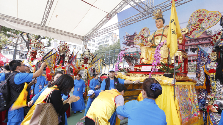 香港道教聯合會舉辦疫後首次仙真出巡暨儀仗巡遊