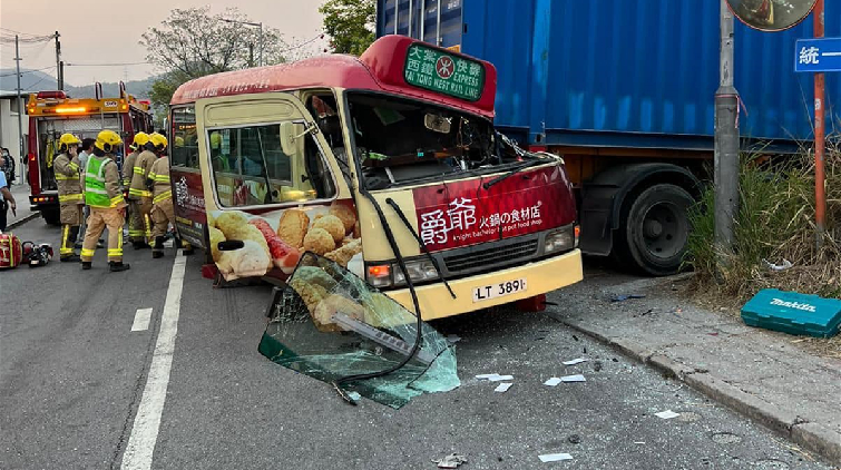 元朗大棠路小巴撞貨櫃車 6人受傷現場須單線雙程行車