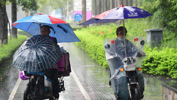 深圳天氣提醒：今年首場雷雨大風天氣即將上線
