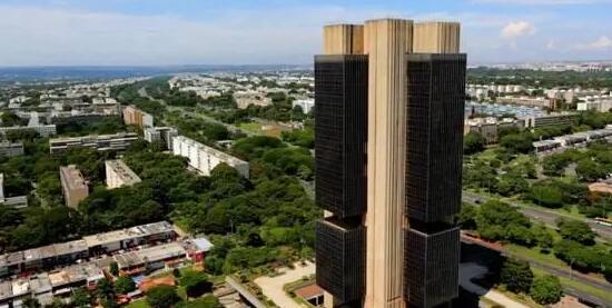 巴西央行決定基本利率維持在13.75% 為六年來最高水平
