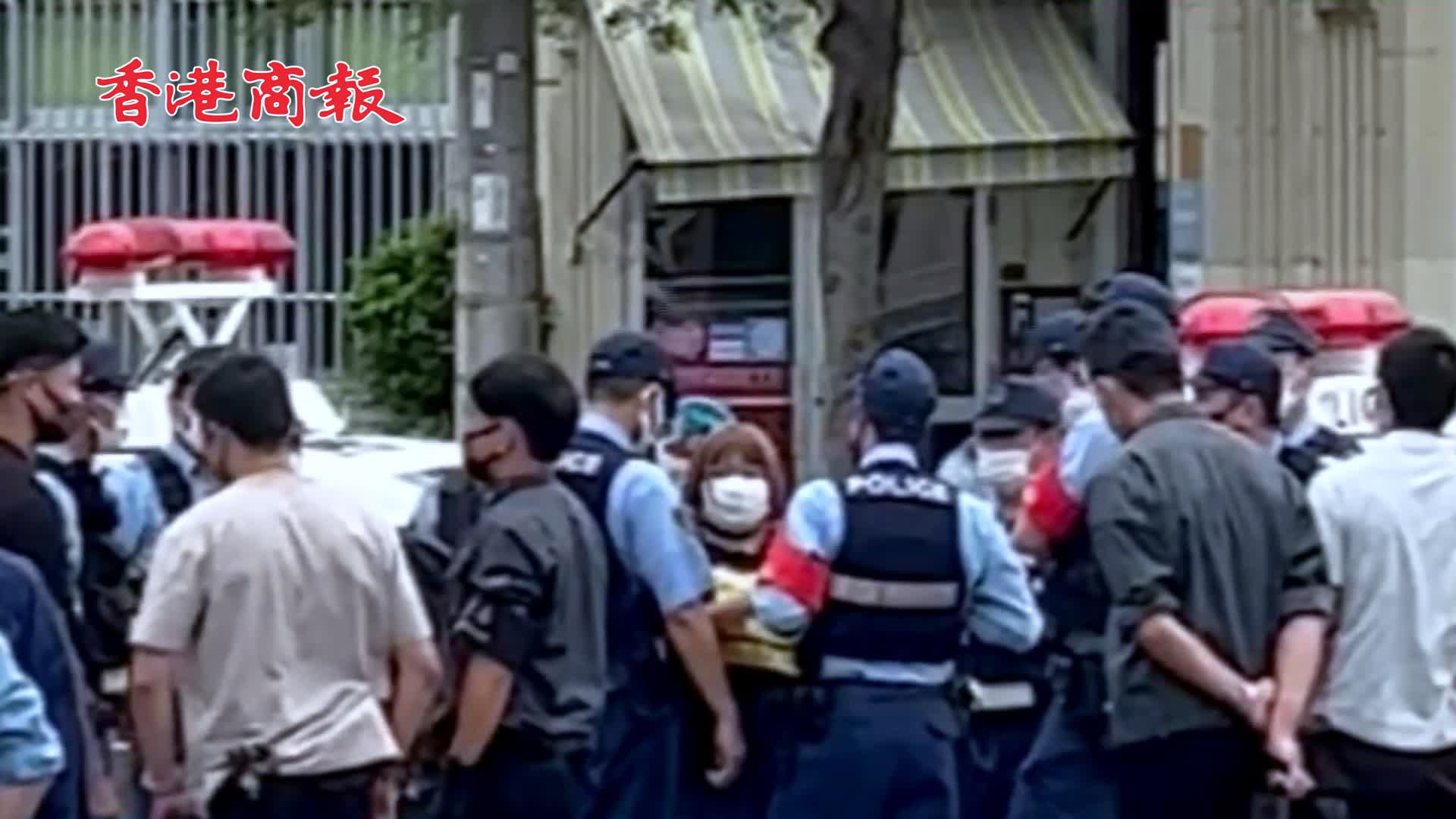 有片 | 女子攜帶疑似爆炸物靠近美駐沖繩總領館 警方指控其涉嫌妨礙公務