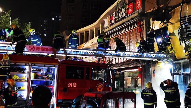 寧夏銀川一燒烤店發生燃氣爆炸 現場搜救出38人