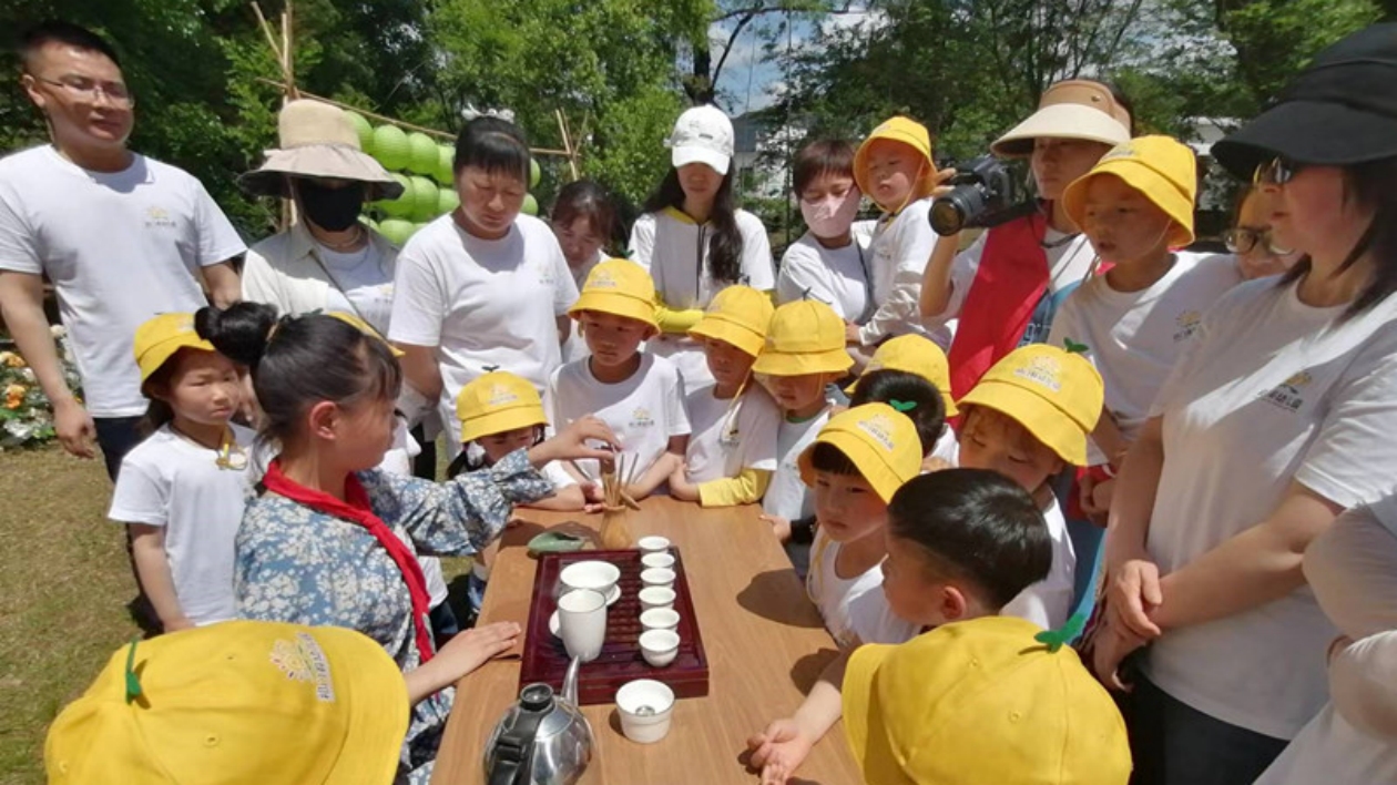 皖祁門縣：研學旅遊熱起來 非遺文化活起來