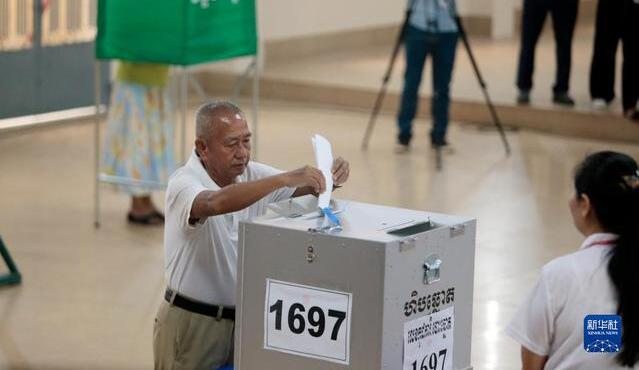 柬埔寨舉行國會選舉　投票率超過81%