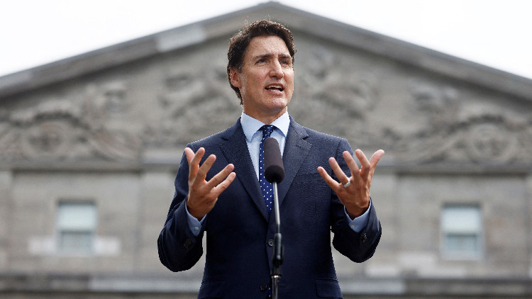 加拿大總理大規模改組內閣 23名部長被調整職務