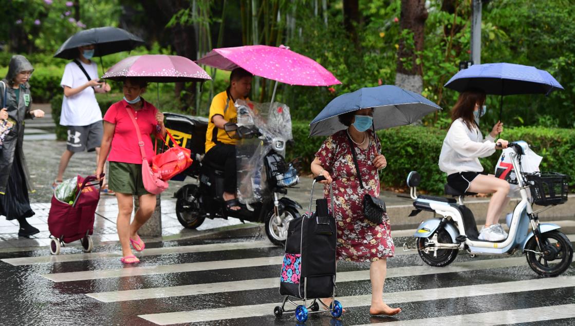 持續更新｜深圳市分區暴雨黃色預警信號生效中