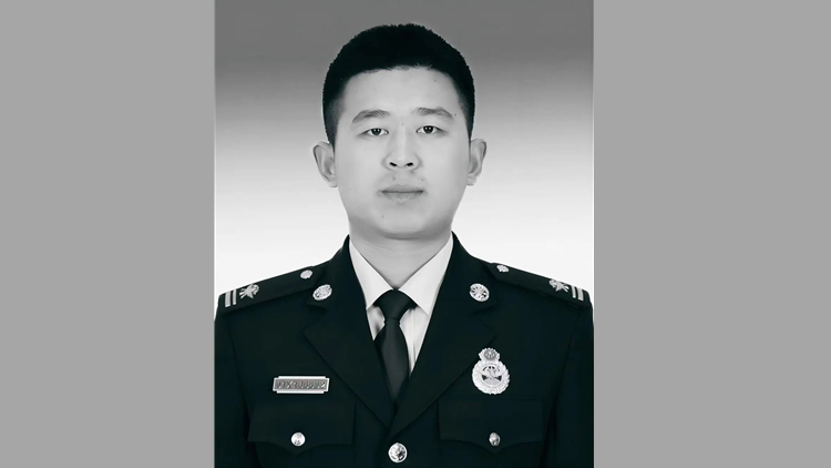北京消防員馮振在強降雨搶險救災中壯烈犧牲
