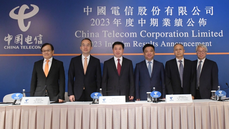 中電信半年多賺一成