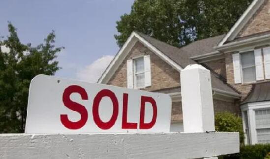 美國7月成屋銷售量環比下降2.2% 低於市場預期