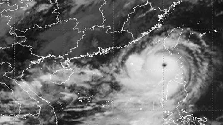 颱風「蘇拉」將移入南海東北部海面 最大風力17級以上