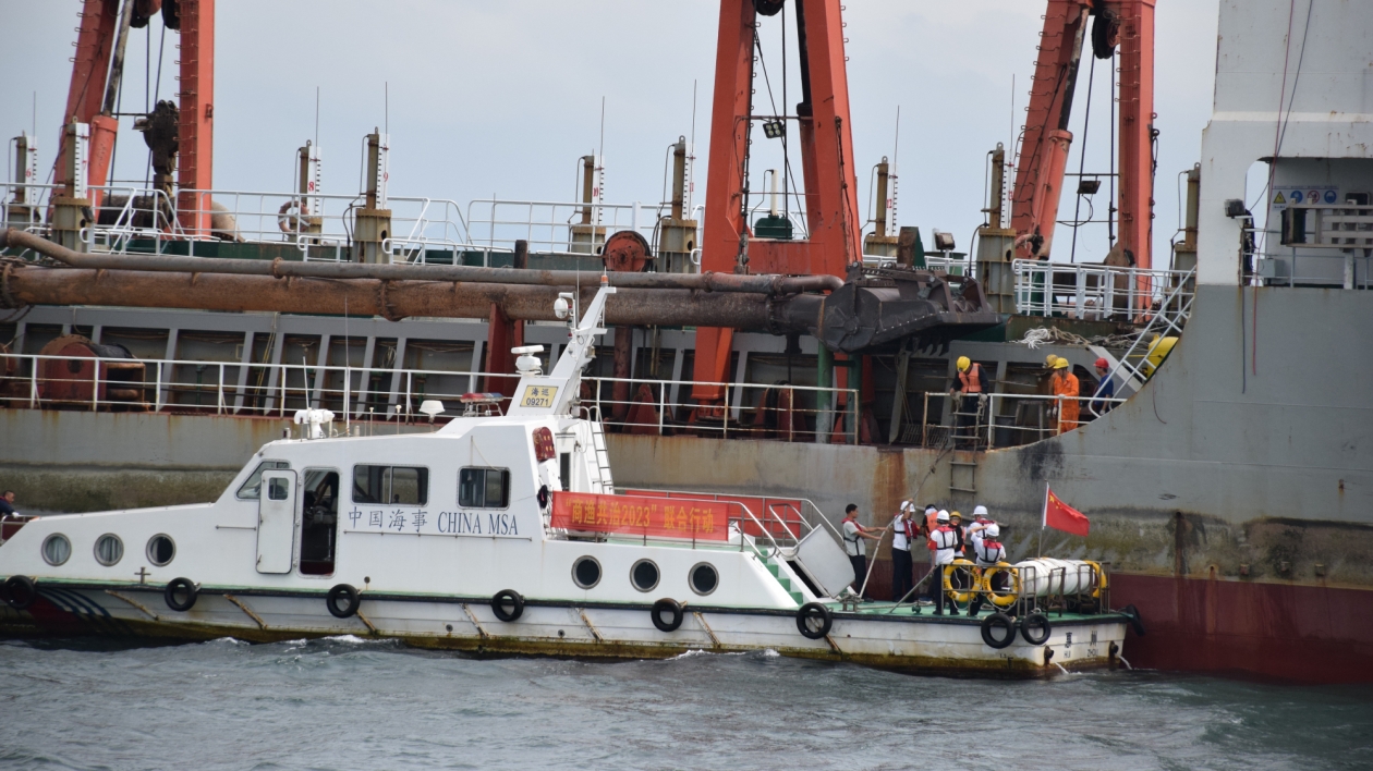有片∣「蘇拉」來襲 惠州海事快速轉運救助1名重傷船員