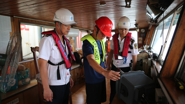 深圳海事局全力做好颱風「蘇拉」防禦工作