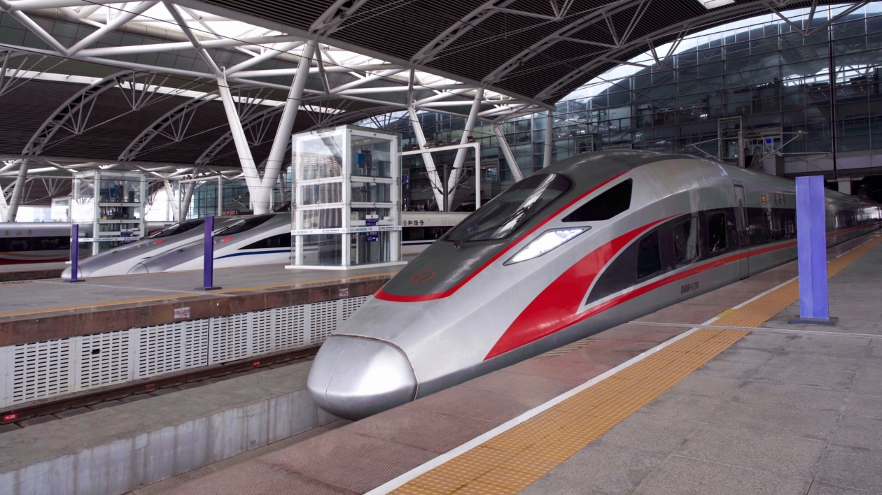 受颱風「蘇拉」影響 廣州南站計劃暫停開行全部列車