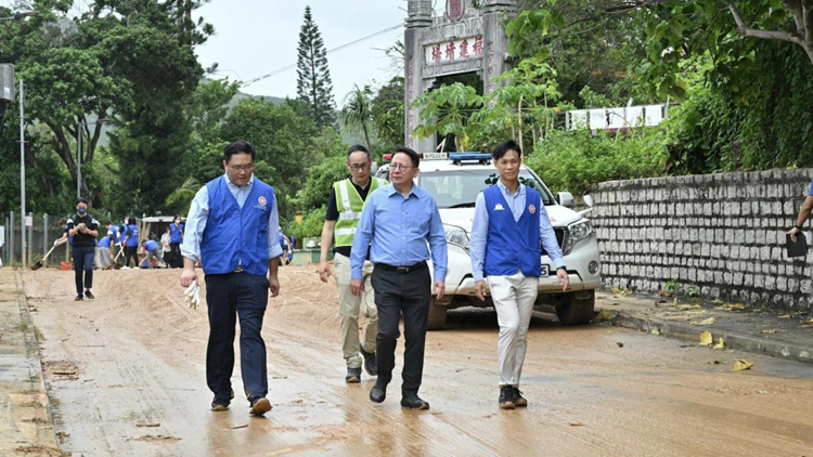 陳國基視察北區羅湖道善後工作 強調政府無半點鬆懈全力應對