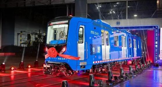 中國企業為墨西哥城研製的首列輕軌列車下線