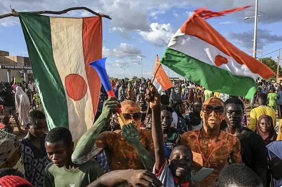 數千尼日爾民眾示威要求法國撤軍 