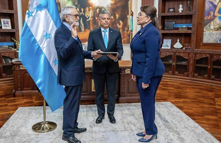 洪都拉斯總統任命首任駐華大使