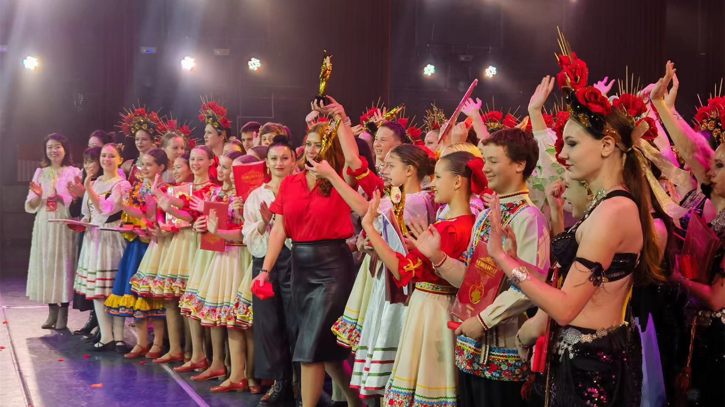 中俄青少年國際藝術節展演比賽在哈舉辦