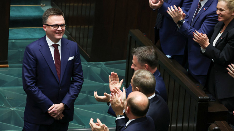 霍洛夫尼亞當選波蘭新一屆眾議長