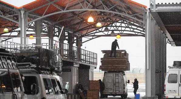俄海關署：俄中邊境「波爾塔夫卡」口岸貨運或於12月10日開始恢復運營