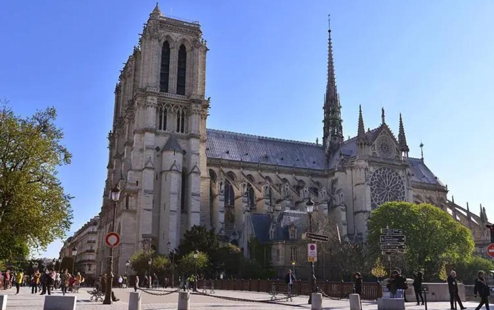 法國總統：巴黎聖母院將於2024年12月8日開放