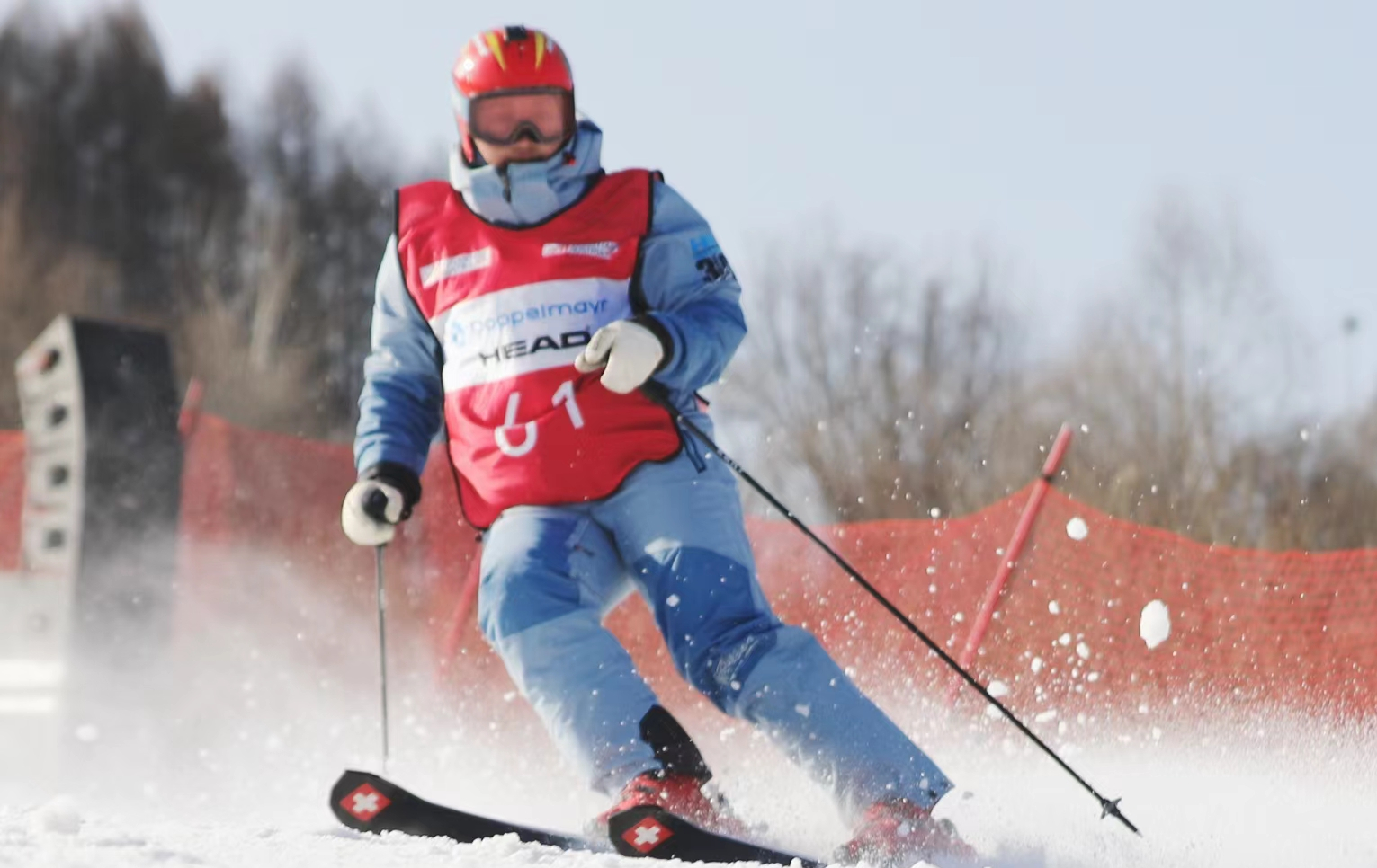 後奧運吉林國際滑雪賽事大幕拉開 80名選手通化萬峰雪場體驗速度與激情