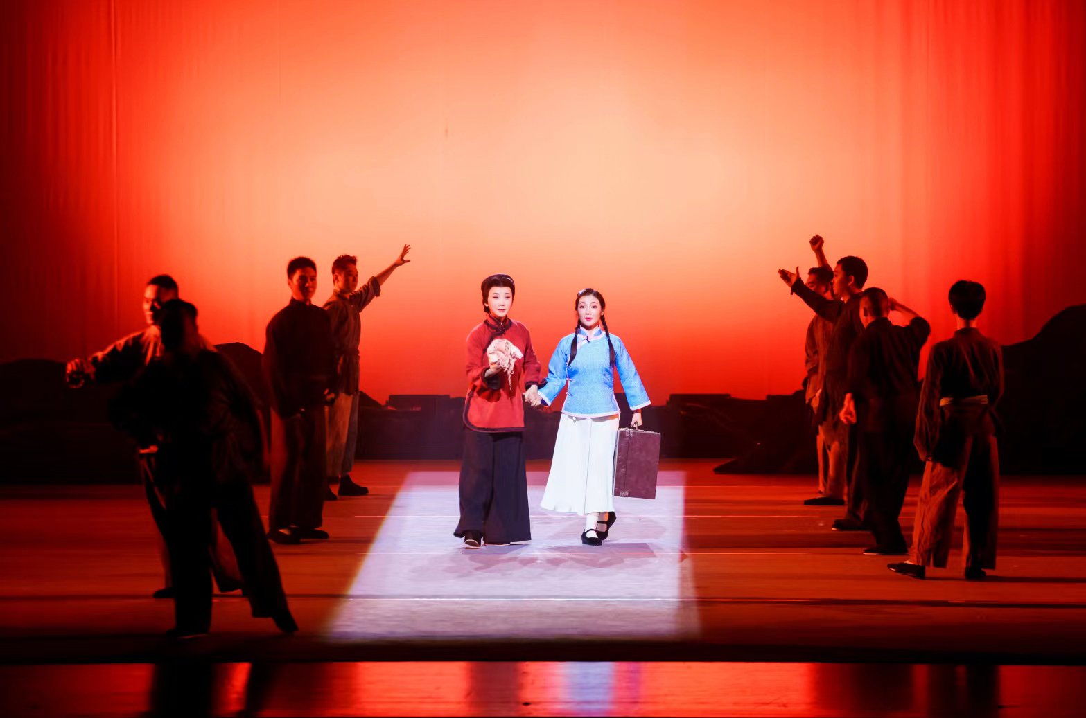 珠海高新區大型原創紅色粵劇《唐母蘭馨》成功公演