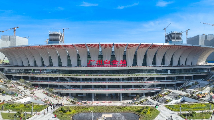 亞洲最大火車站——廣州白雲站今日正式投入運營 