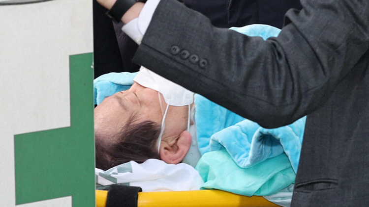 韓國在野黨魁李在明遇襲受傷 盤點韓國近代政治暴力事件