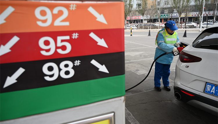 國內油價新年首調大概率漲價，加滿一箱多花8.5元