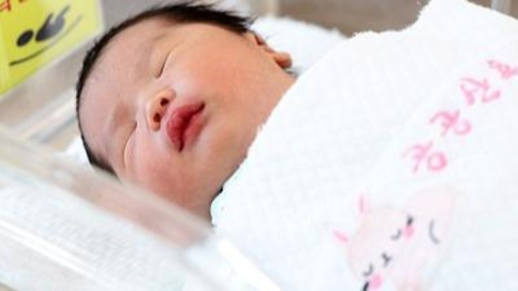 韓國2023年11月新生兒數不足1.8萬個 為有記錄以來最低