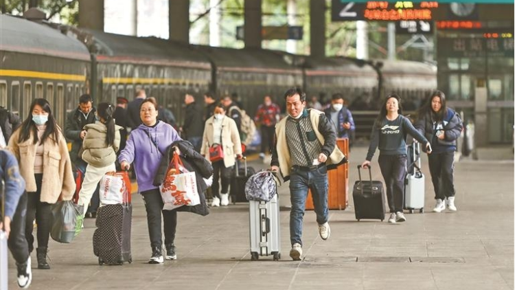 深圳市交通運輸局發布春運出行指引 鼓勵市民錯峰出行綠色出行