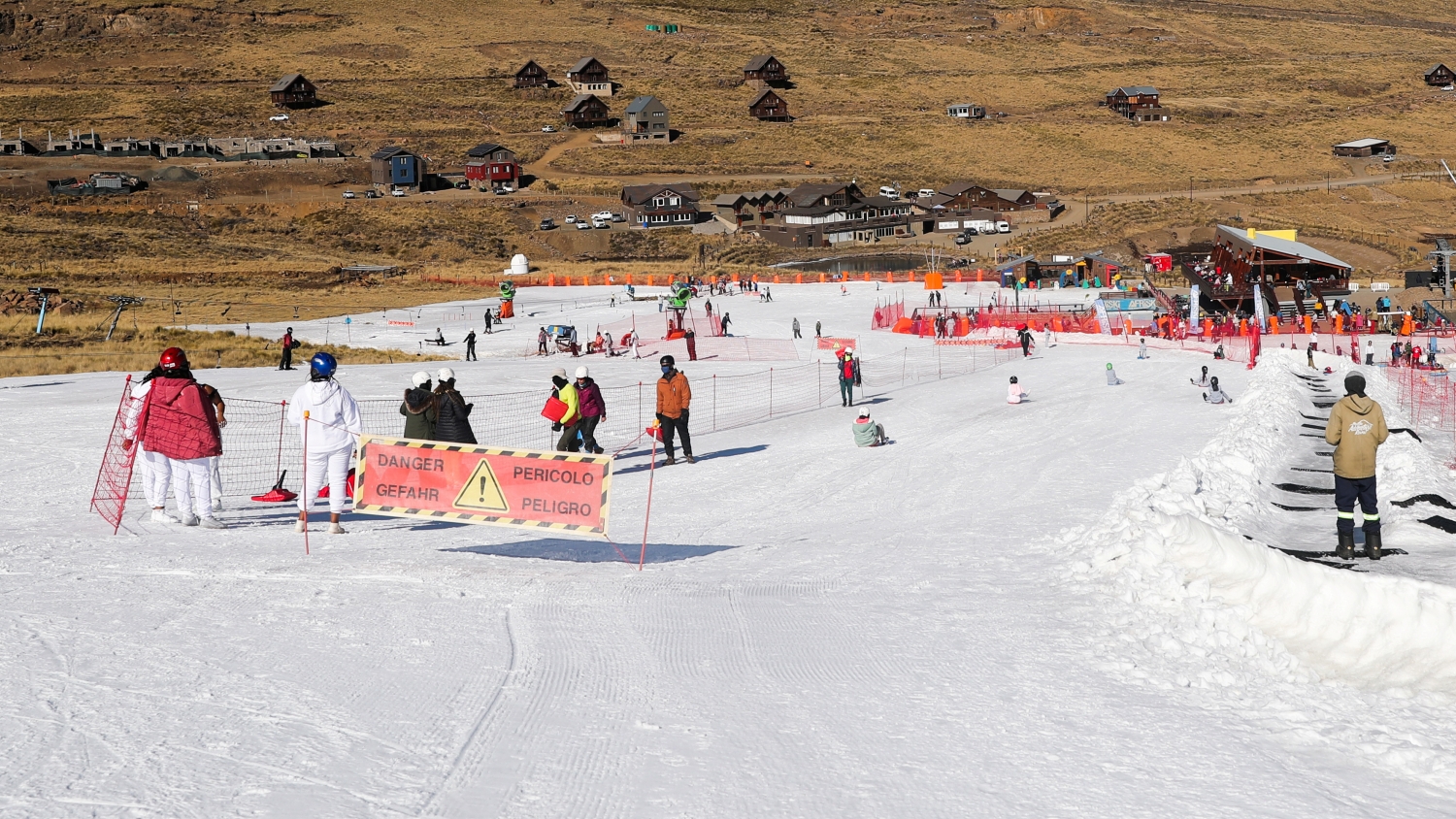 中國遊客日本滑雪身亡 在禁區雪洞中被發現