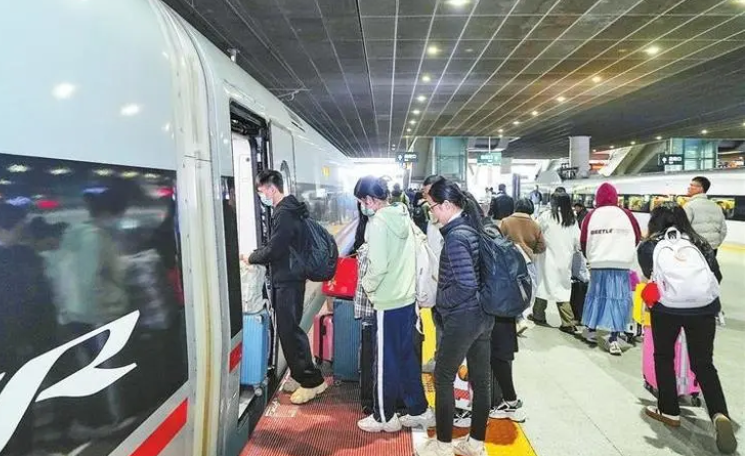 中國春運首周鐵路發送旅客8155萬人次