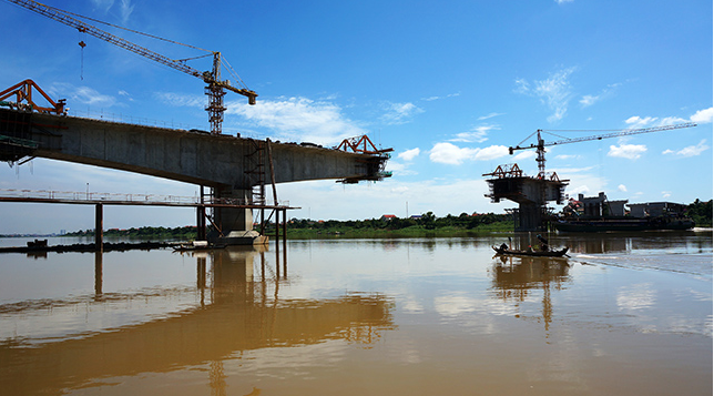 中企承建柬埔寨首都跨河大橋項目開工
