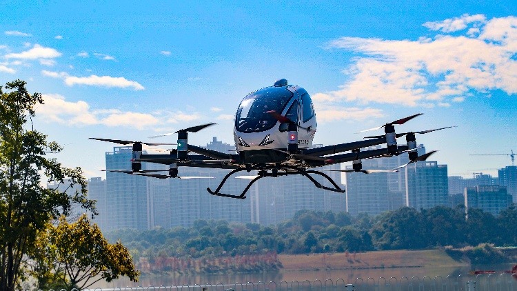億航無人駕駛載人航空器獲頒全球首張生產許可證 廣州黃埔：「空中的士」三證已齊