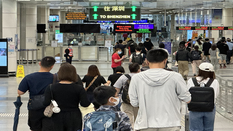 外籍旅客入境客流量飆升 深圳邊檢為促進國際交流往來提供「加速度」