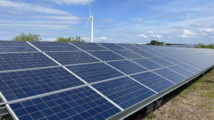 長江基建收購英國可再生能源資產組合UU Solar