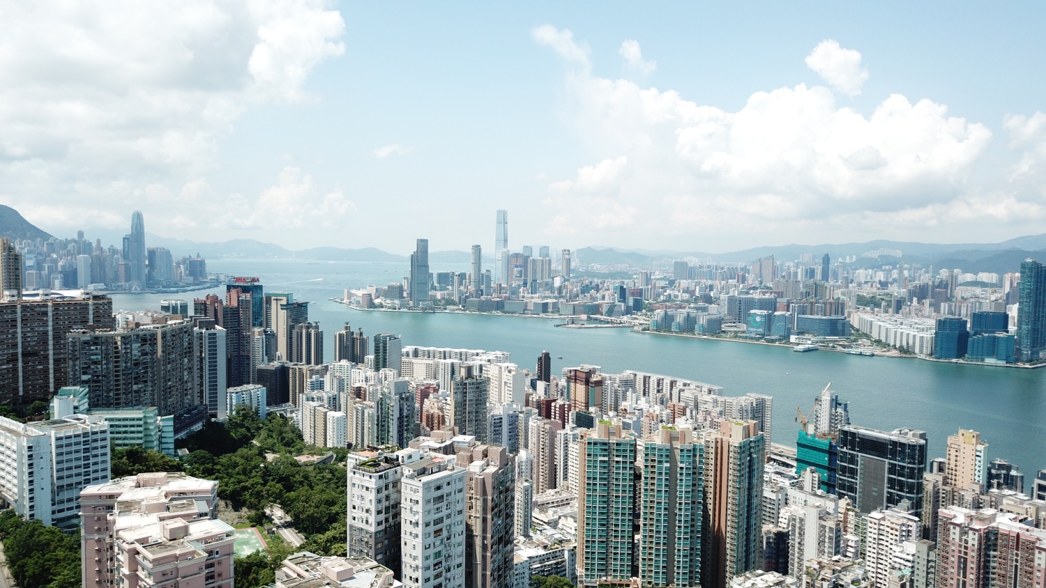 標普全球維持香港長期發行人信用評級為「AA+」